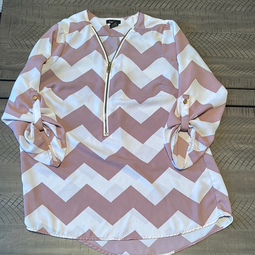 Rue21 Pink and White Graphic Blouse with 3/4 Sleeves